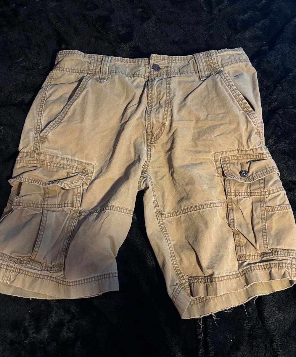 Levi's Cargo Shorts Size 32 Beige Khaki Rip Stop Cut Off Raw Edge